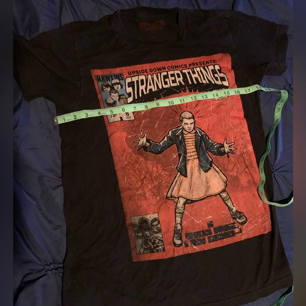Small Netflix Stranger Things Black and Red Tee EUC comic book graphic - Picture 3 of 4